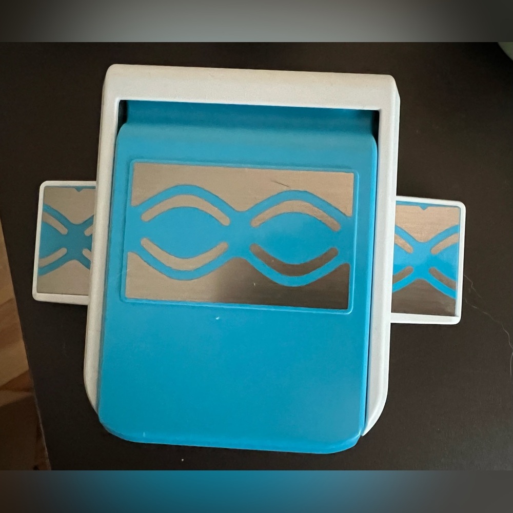 Creative Memories Weaving Waves Border Punch